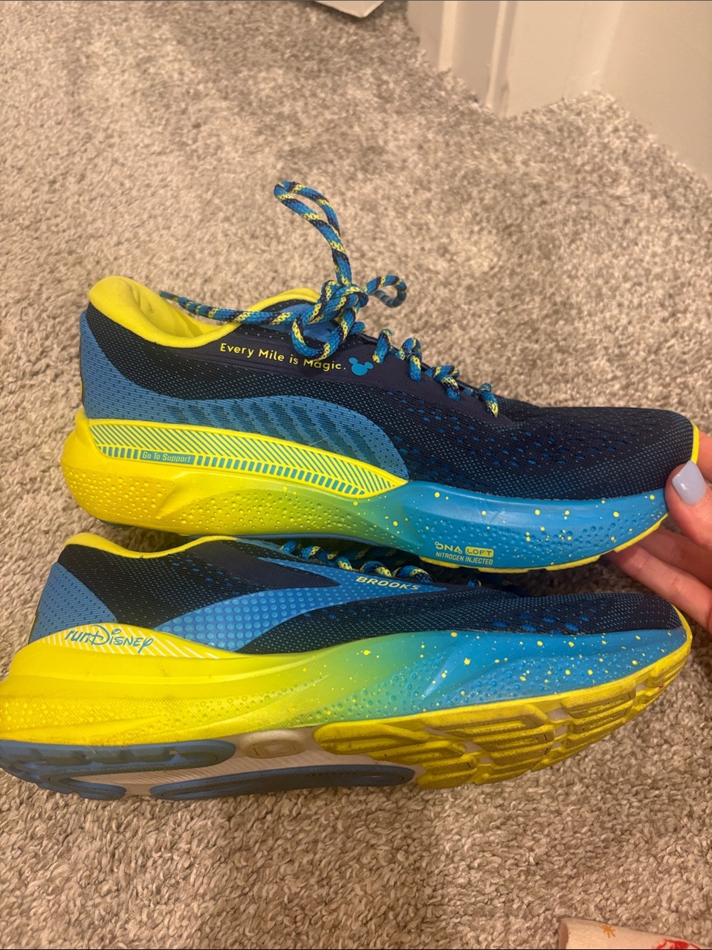 Brooks Rundisney Adrenaline 24 Women's Navy Blue and Yellow Running Shoes - Picture 4 of 6